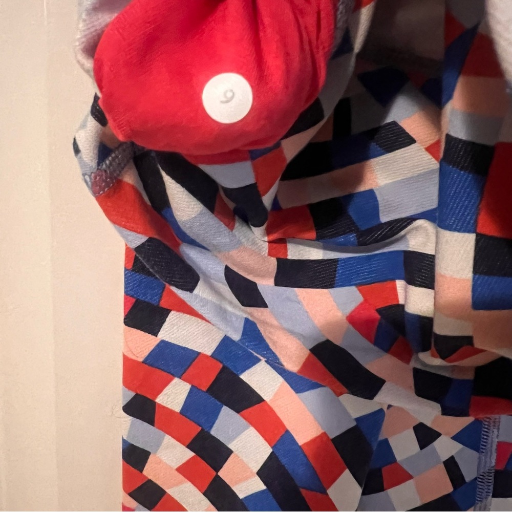 Lululemon Athletica Red and Blue Leggings with Geometric Design - Picture 3 of 4
